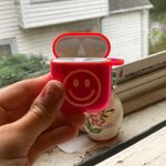 Apple AirPods Case (Second Generation) Photo 4
