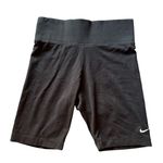 Nike Women’s  biker shorts M Photo 0