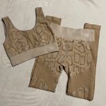 Stay Snatched 2 Pc SET Seamless Snake High Waisted Leggings & Sports Bra Size Médium Photo 0