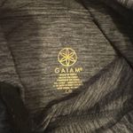 Gaiam  Women's Hoodie size is large Photo 1