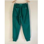 FIGS  High Waisted Uman Relaxed Jogger Scrub Pants in Hunter Green, Size Small Photo 10