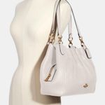 Coach maya shoulder bag in pebbled leather chalk off white Photo 0