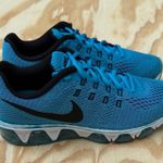 Nike  Tailwind 8 Women’s Sneakers Blue Comfortable Running Shoes, size 7.5 Photo 0