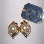 Crystaline Brand Lustrous Gold Tone and Faux Pearl Retro Boho Leaf Earrings Photo 2