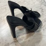 Yvo people Boutique NWT sz 7 Black High Heel Photo 3