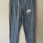 Nike  joggers  Photo 0