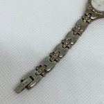 Relic  women’s silver tone quartz analog watch 18mm bracelet size 6” running Photo 4