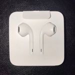 Apple Headphones Photo 0