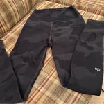 Alo Yoga Alo med camo leggings new without tags Photo 0