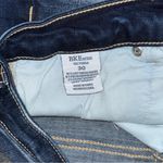 BKE Buckle Victoria Stretch Jean Shorts Dark Wash Distressed Denim Women’s Sz 30 Photo 6