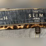 White House | Black Market  WHBM jeans - medium wash blue - size 14 Photo 3