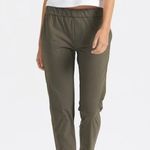 Vuori  Miles Ankle Pant Photo 5