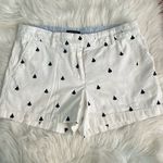 British Khaki  White W/ Blue Sailboats Shorts Size 10 Photo 0