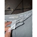 Liz‎ Golf Women's Bermuda Shorts Size 16W White Blue Striped Zip Pockets Photo 2