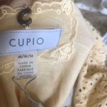 cupio  Eyelet Puff Sleeve Yellow Blouse Medium NWT Photo 4