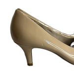 Life Stride Life Sride Heels Womens Parigi Pumps Beige Faux Leather kitten heels 8.5 M Photo 3