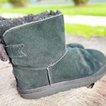 UGG  Australia  Girls Boots Size 2 Bailey Bow Black Suede Fur Line Bootie Photo 0