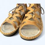 Naot Yarrow Oily Dune Nubuck Ghillie Lace Photo 2