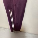 Mizuno  purple Womens running leggings with reflective zippers Photo 4