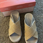 Easy Spirit  Light Natural Color Bindie Wedge Sandals Size 6.5 Woman’s Photo 0