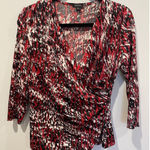 Tahari  Top Womens XS Red 3/4 Sleeve Stretch Workwear Quiet Luxury Travel V Neck Photo 0