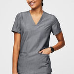 FIGS  Casma Three-Pocket Scrub Top in Graphite Gray Medium Photo 0