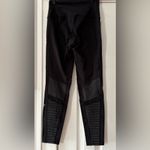 Alo Yoga  Black Moto 7/8 Leggings Size‎ XS Photo 4