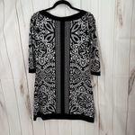 White House | Black Market  Women’s Medium Black White Patterned Tunic Top Slinky Photo 3
