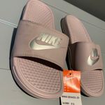 Nike Slides Photo 2