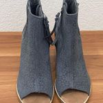 Toms “Majorca” Gray Floral Suede Leather HeeledPeep-Toe Sandal Boots Size 7 Photo 3