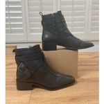 Linea Paolo Valona Ankle Boots Black Leather Size 7 NWOB Stack Heel Strappy Photo 1