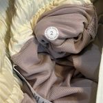 Lululemon  Hotty Hot 2.5" Photo 2