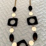 Like New Black and White Necklace Photo 0