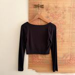 Aritzia Wilred Free Ruched Black Long Sleeve Cropped Top Size M Photo 3