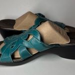 Clarks Bendable Women Sandals Wedge Slip On Floral Strappy Leather 9.5 Teal Blue Photo 10