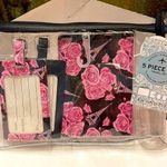 Jessica McClintock NWT 5 piece pink travel kit Photo 0