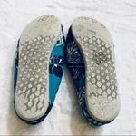 Toms Teal Blue Hawaiian Floral Slip On Flat Comfort Sneakers Size 6.5 Photo 5