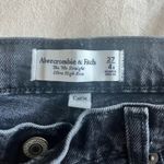 Abercrombie & Fitch Abercrombie 90s Straight Ultra High-Rise Curve Love Jeans (short) Photo 3