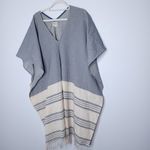 Tribe Alive  Caftan Poncho in gray and white Photo 6