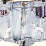 Bullhead Denim Co . High Rise Short Light Wash Denim Distressed Tribal Print Sz 9 Photo 3