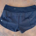Lululemon hotty hot black shorts sz 6 Photo 1