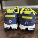 On cloud On Running Cloudflyer Running Shoes neon navy blue cushion low size 6 Yellow Photo 1