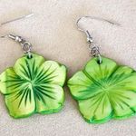 Boho Green Mother of Pearl Plumeria Flower Necklace and Matching Earrings Photo 4