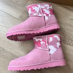 UGG Women’s Classic Mini Jogged Camo Suede Boot Pink Size US 8 - EU 39 NWT Photo 2