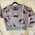 Social Scene Gray V Photo 5