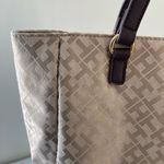 Tommy Hilfiger EUC ‎ women’s brown tan gold hardware zip shoulder tote bag purse Photo 7
