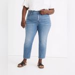 Madewell  The Plus Curvy Perfect Vintage Crop Jean in Sandford Wash Size 32 Photo 4