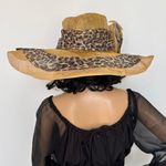 CC exclusives Big straw wide brimmed hat animal print Big bow and feather Tan Photo 5