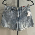 Guess NWT   Aura Distressed Slit Denim Shorts Light Wash Size 30 Photo 0