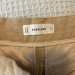 Everlane  The Pleated Chino Short - Classic Khaki Photo 6